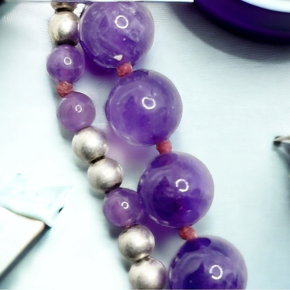 Vintage Amethyst Bead Beaded Sterling Silver Handknotted Necklace from 1940’s - Picture 3 of 7